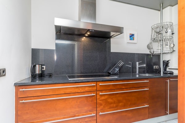 Foto - Te koop: Karakteristiek wonen met de duurzaamheid van nu! Verrassend ruime tussenwoning (1938) met 5 slaapkamers, hybride warmtepomp en Energielabel A nabij het centrum van Heerlen. 